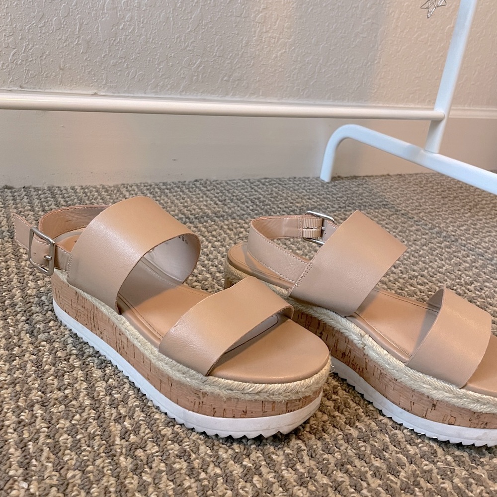 Platform sandals